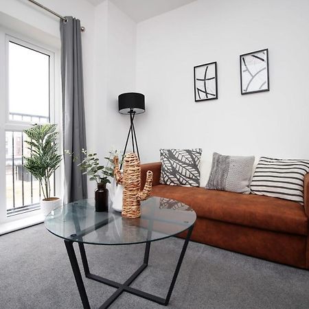 Beachview By Mia Living Close To Beach, Free Parking, Modern 2 Bedroom Apartment Бари Екстериор снимка