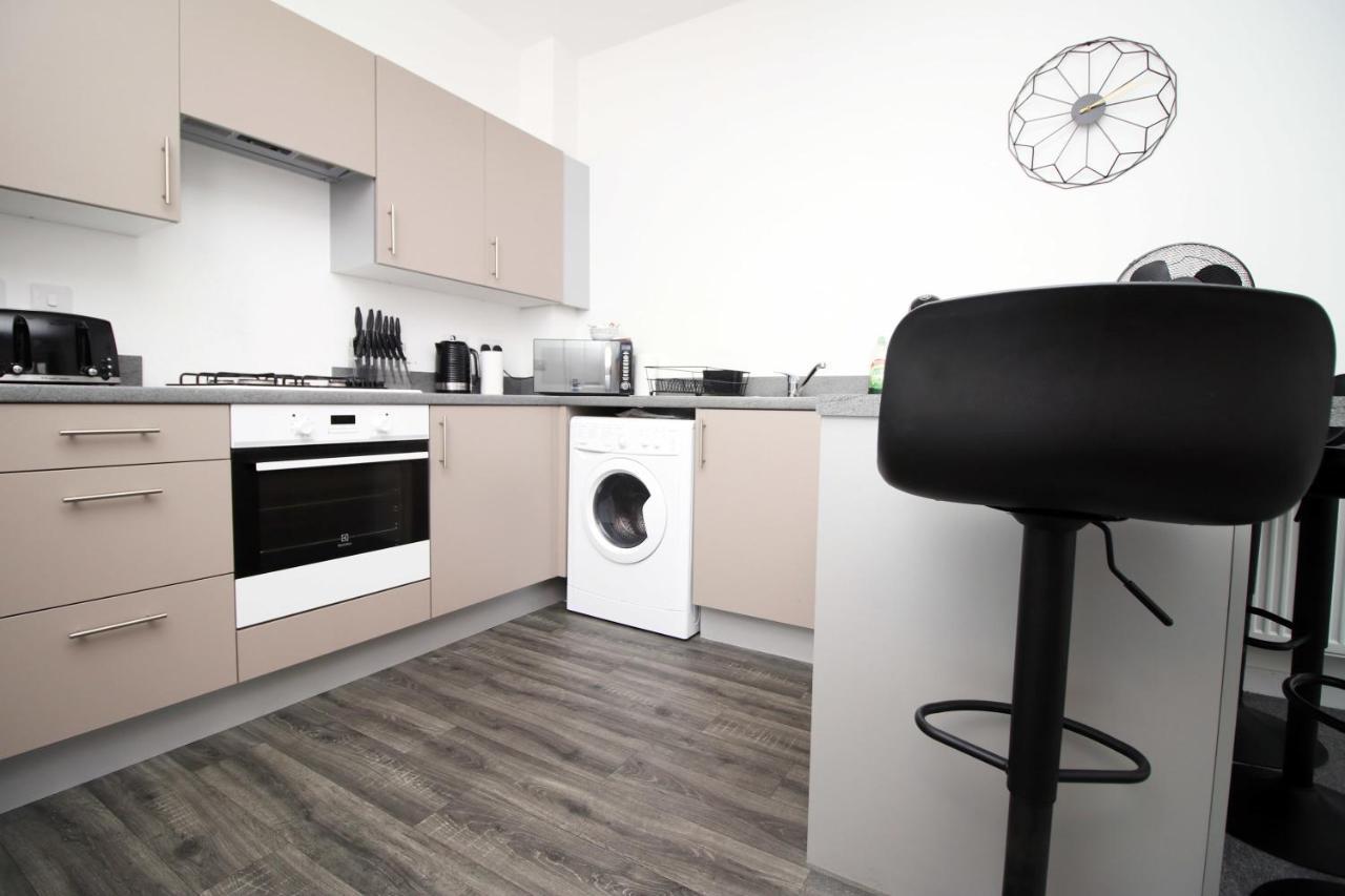Beachview By Mia Living Close To Beach, Free Parking, Modern 2 Bedroom Apartment Бари Екстериор снимка