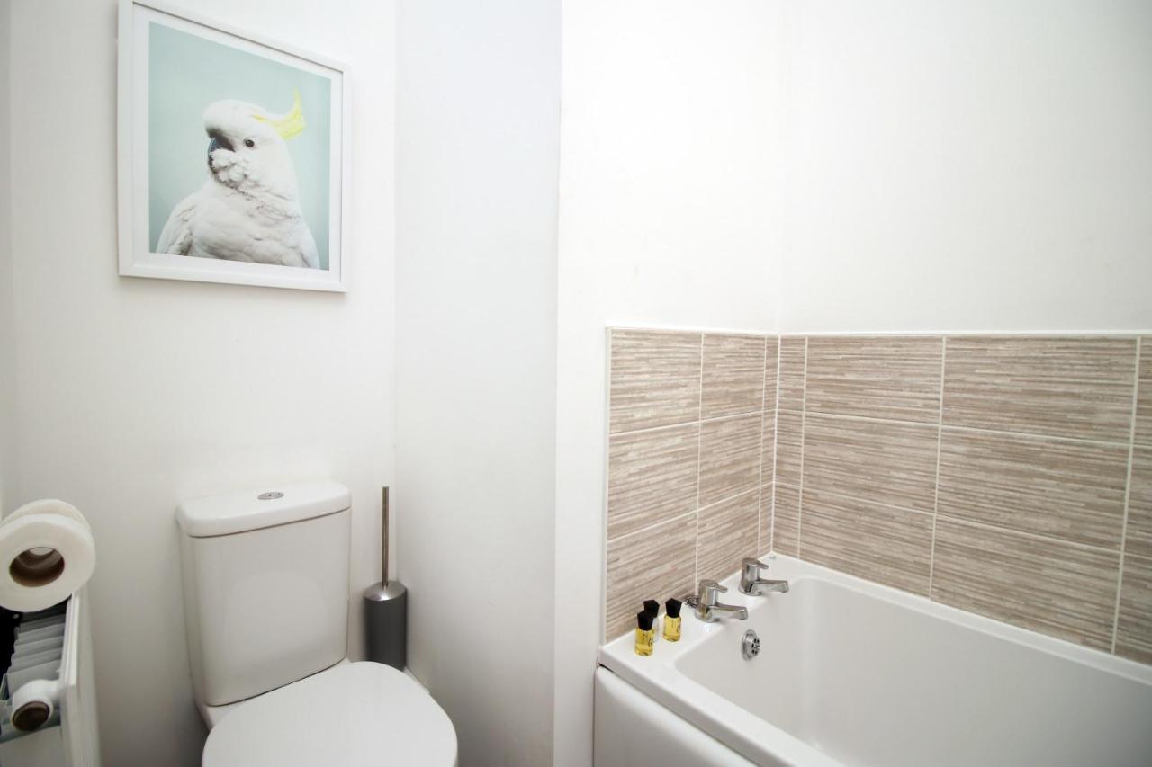 Beachview By Mia Living Close To Beach, Free Parking, Modern 2 Bedroom Apartment Бари Екстериор снимка